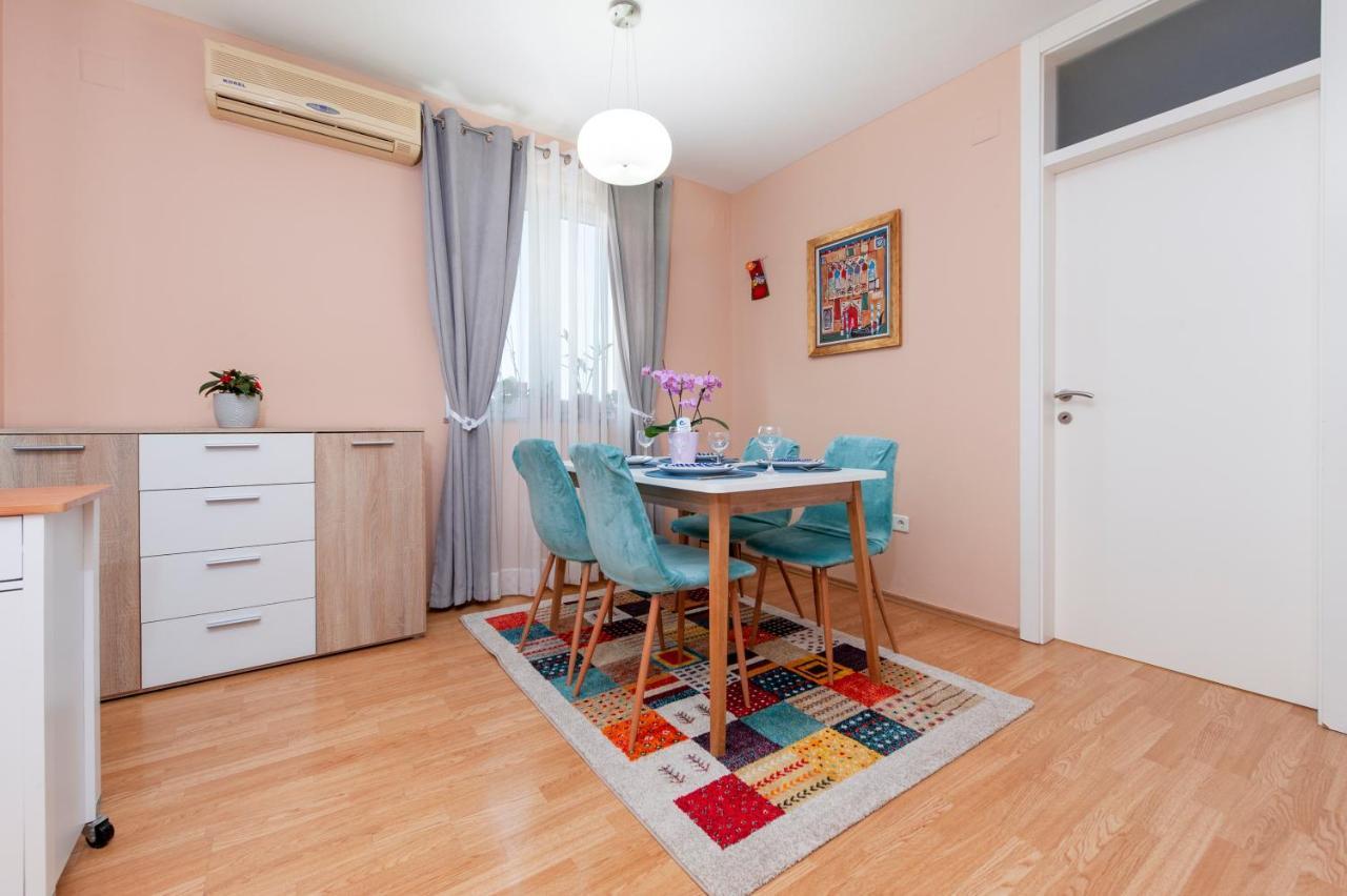 Apartment Deluxe Ровинь Экстерьер фото